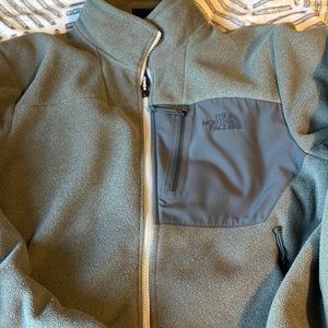 Men’s North Face fleece jacket